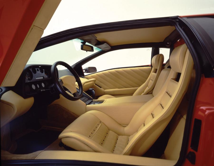  Lamborghini Diablo 1990 года  (фото 16 из 35)